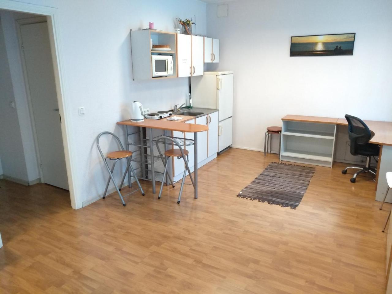Economy Baltics Apartments - Narva 16 Талин Екстериор снимка